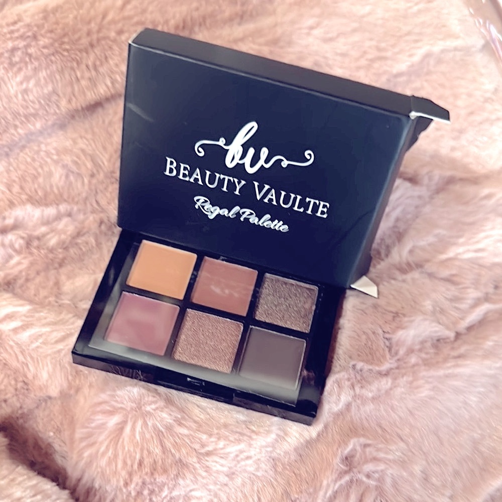 NEW: Royal Palette - 6 Shades Multi-Color Eyeshadows by โBeauty Vaulteโ - Picture 2 of 9